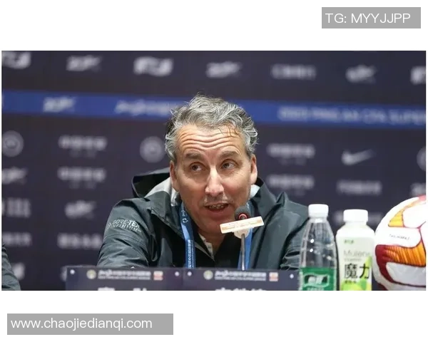 足球明星大爷高清图片欣赏展现他们的风采与魅力